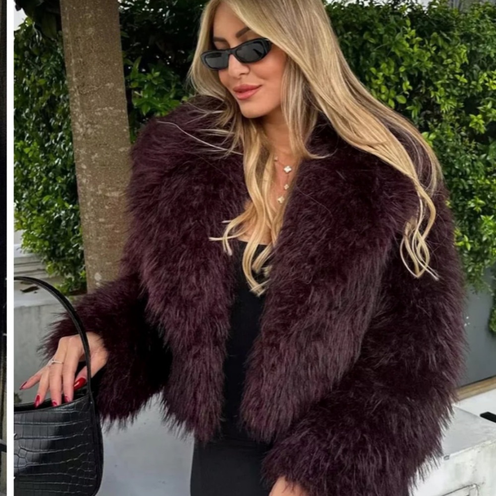 NWT Sold Out Size XS - Commense Plush Faux Fur - Rich Burgundy Coat in XS